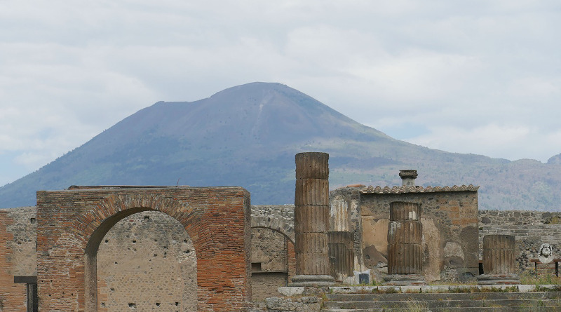 Co wydarzyło się w Pompejach?